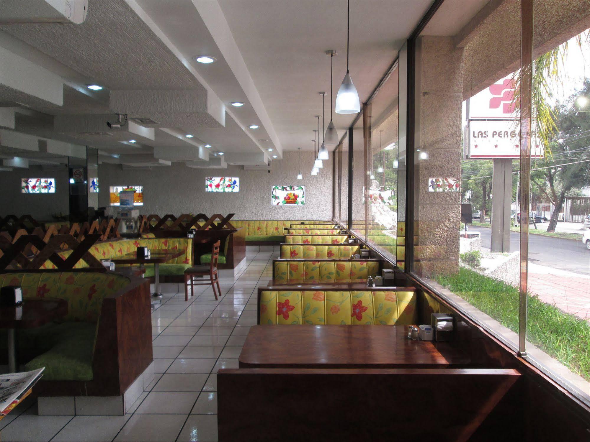 Hotel Las Pergolas กัวดาลาฮารา ภายนอก รูปภาพ