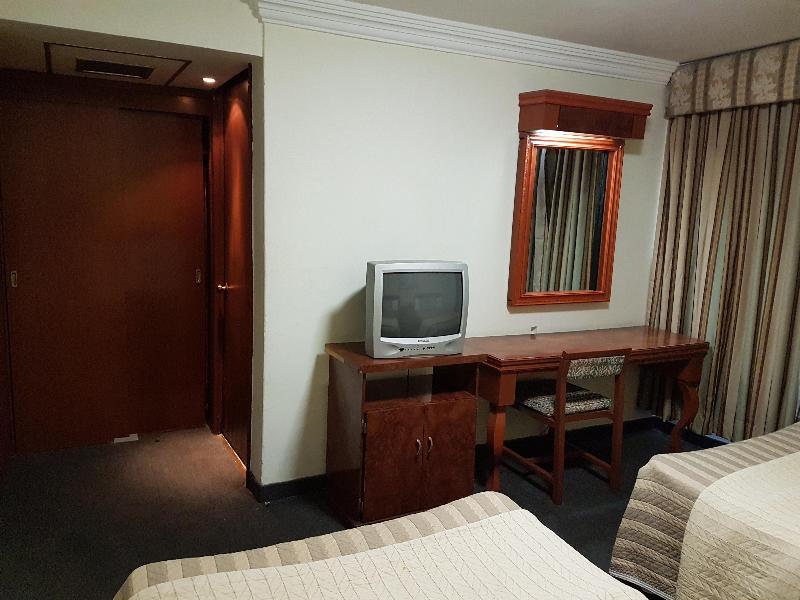 Hotel Las Pergolas กัวดาลาฮารา ภายนอก รูปภาพ