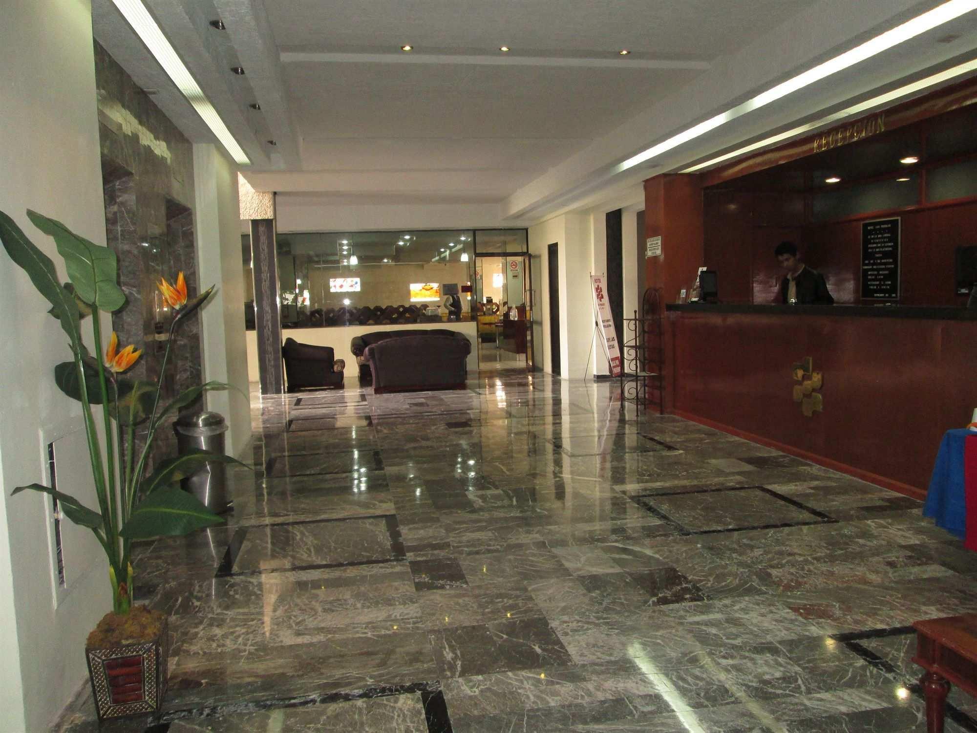 Hotel Las Pergolas กัวดาลาฮารา ภายนอก รูปภาพ